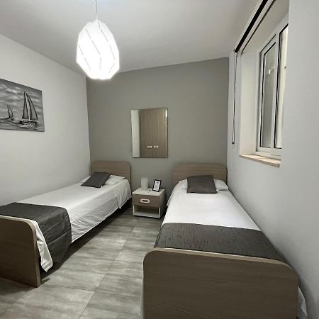 F7 Room 2, Private Bedroom Two Single Beds Shared Bathroom In Shared Flat Msida Exterior foto