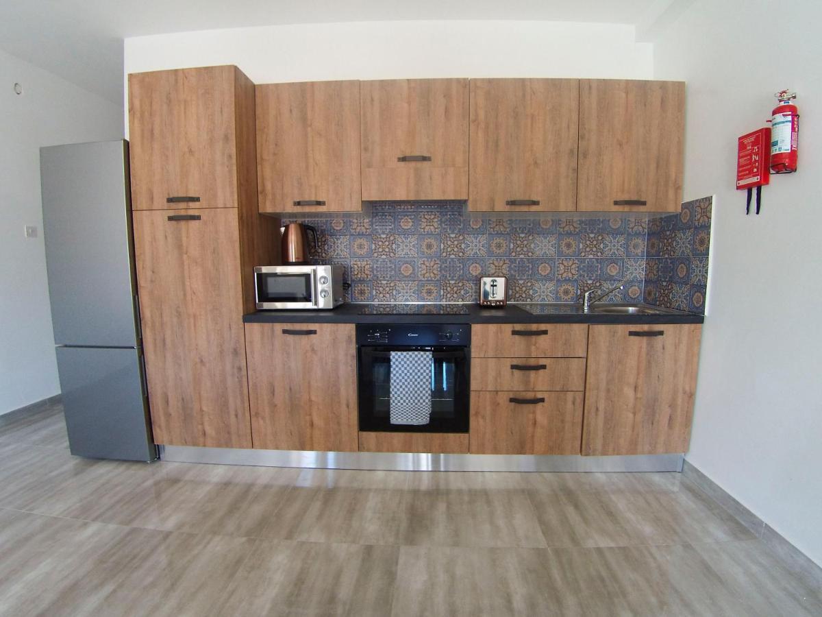 F7 Room 2, Private Bedroom Two Single Beds Shared Bathroom In Shared Flat Msida Exterior foto